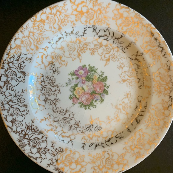 Vintage Atlas Fine China 22karat gold        6 1/2” plates - Picture 5 of 7